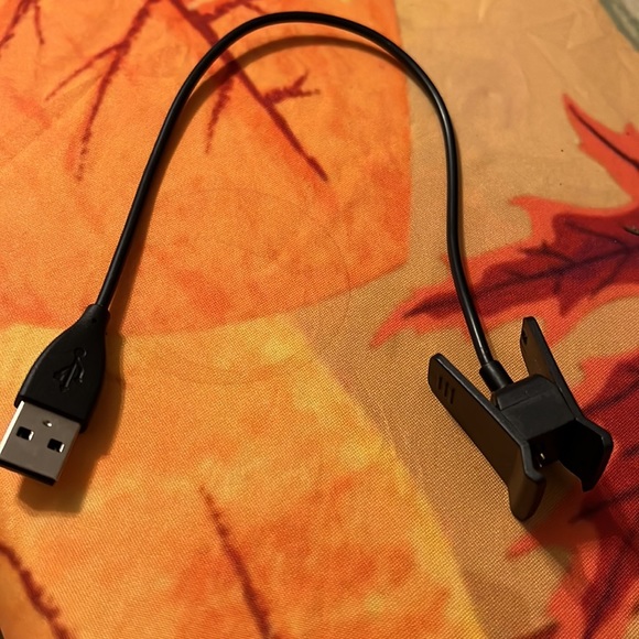 Fitbit charging cord - Picture 3 of 4